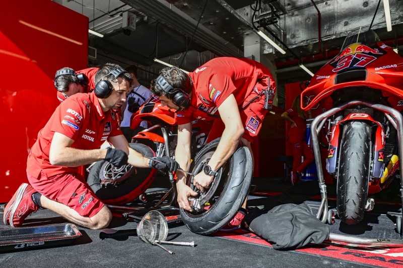 MotoGP-Logistik: Kampf gegen die Uhr, um Mandalika rechtzeitig zu erreichen